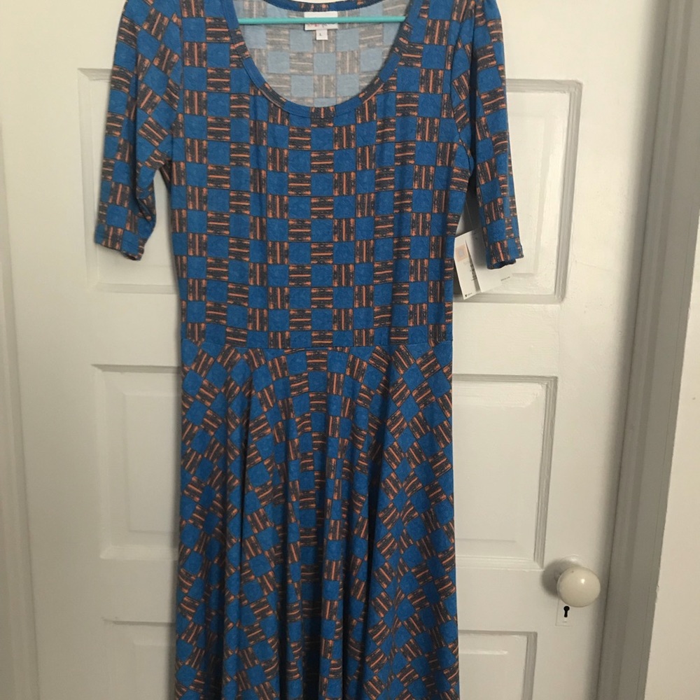 Comfortable Lula Roe dress!!